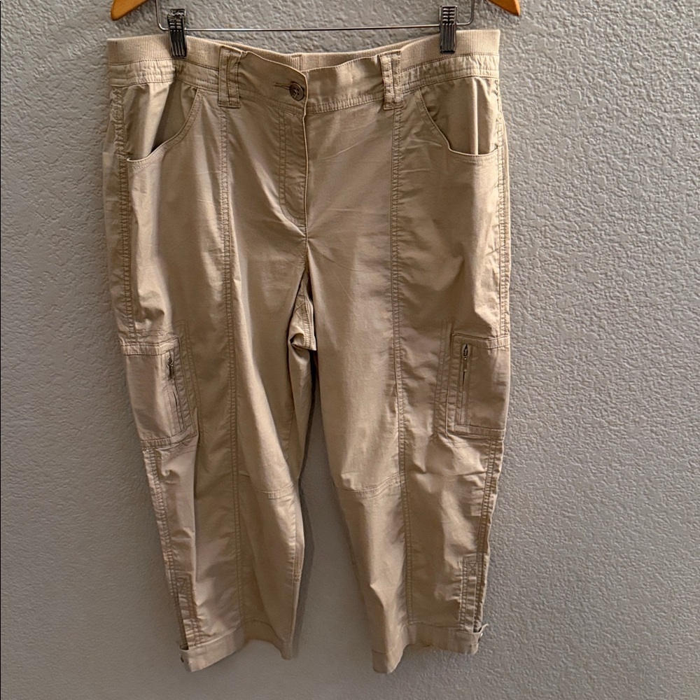 Chico's Womens Convertible Cargo Crop Beige Pants Size 2/14